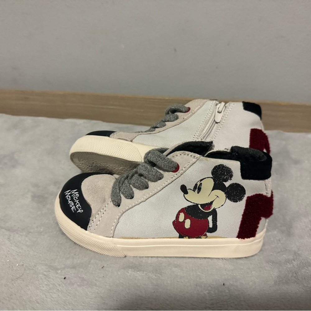Zara Mickey Sneakers